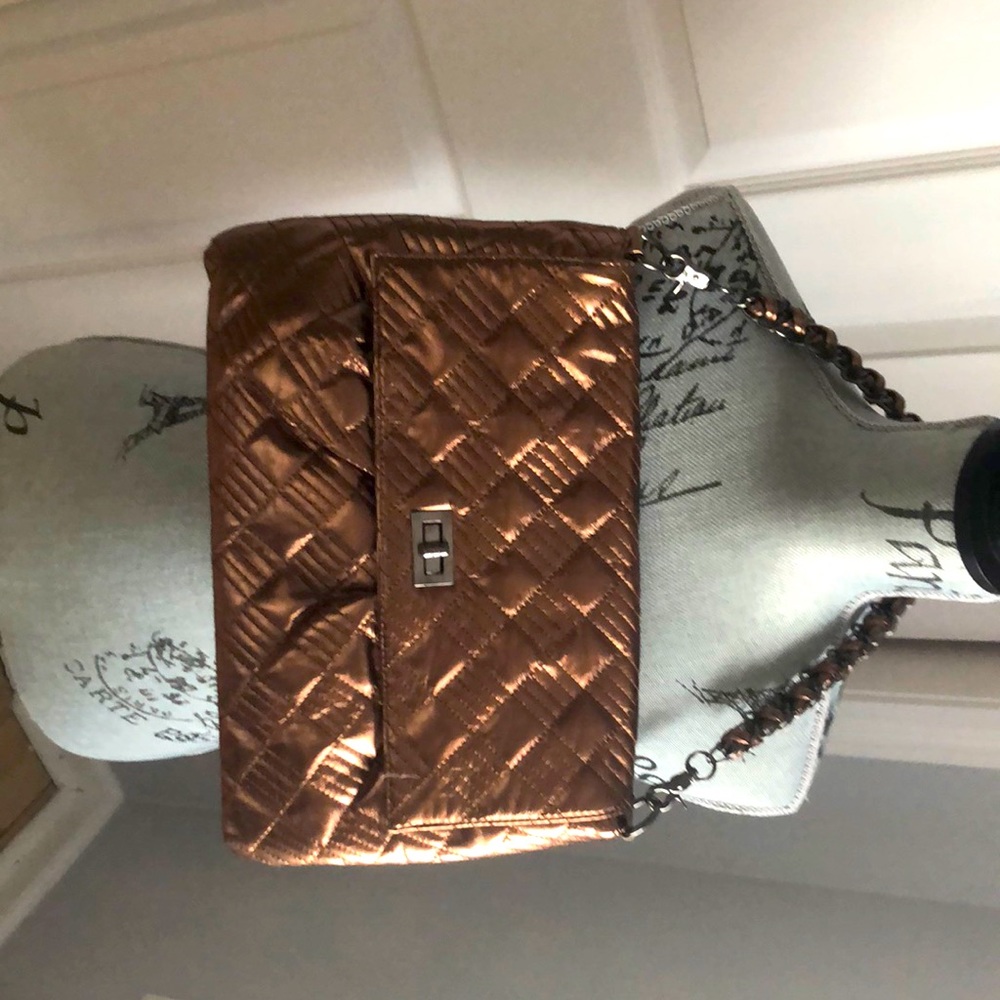 Metallic quilted handbag